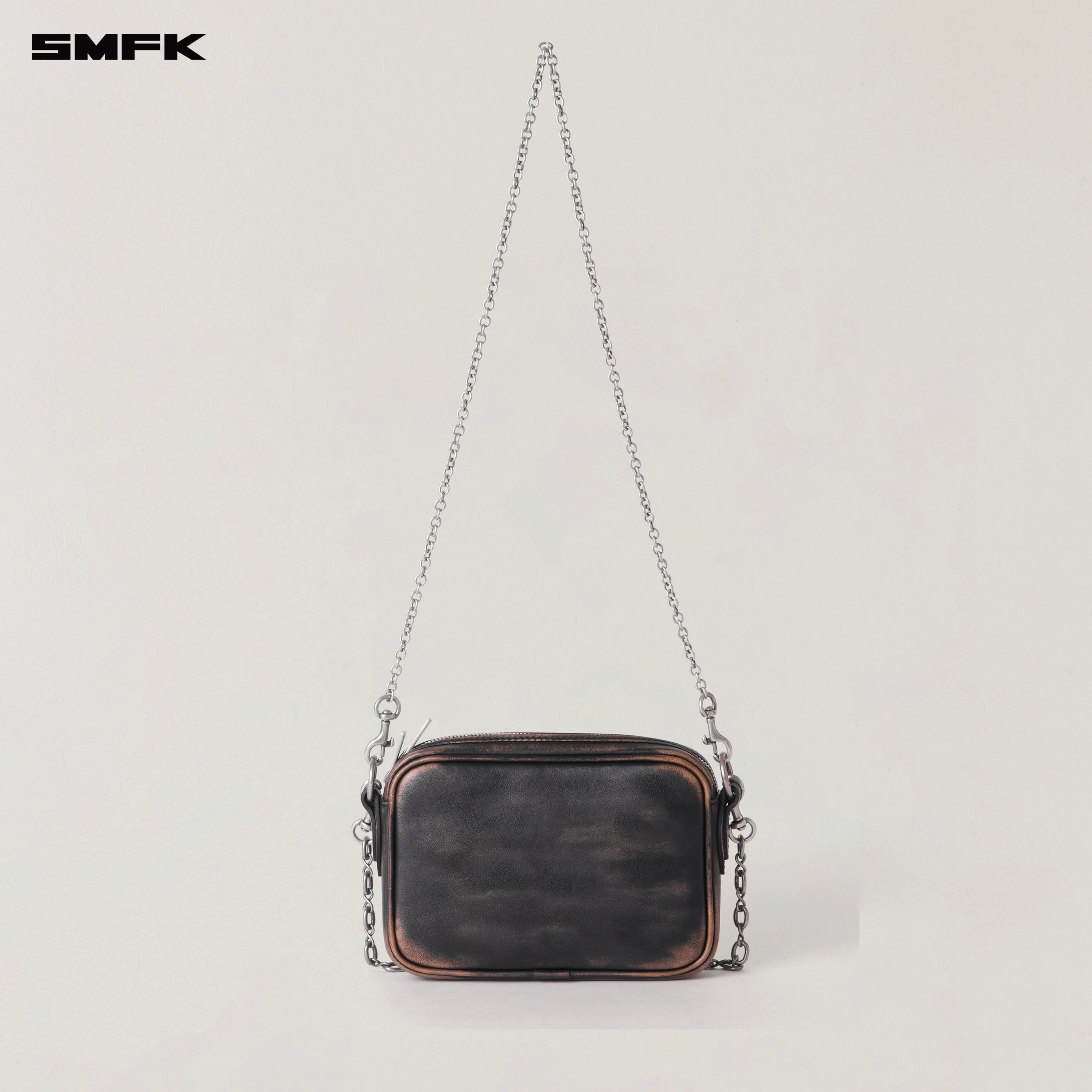 COMPASS BADGE PATINA LEATHER CHAIN BAG/SMALL WILD BLACK PATINA - Image 3