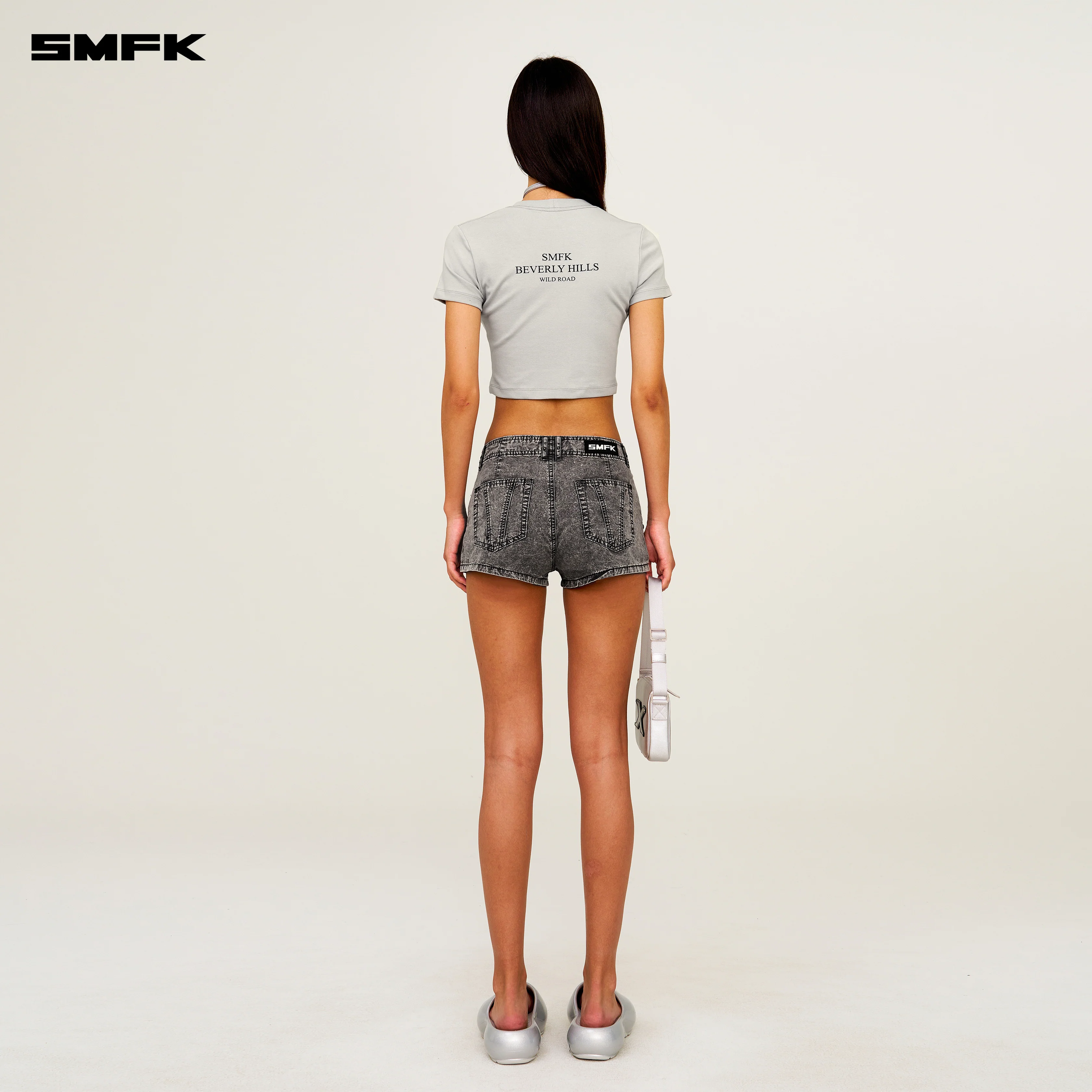 Compass Beverly Movie Subtitles Crop Tee Dust Grey - Image 3