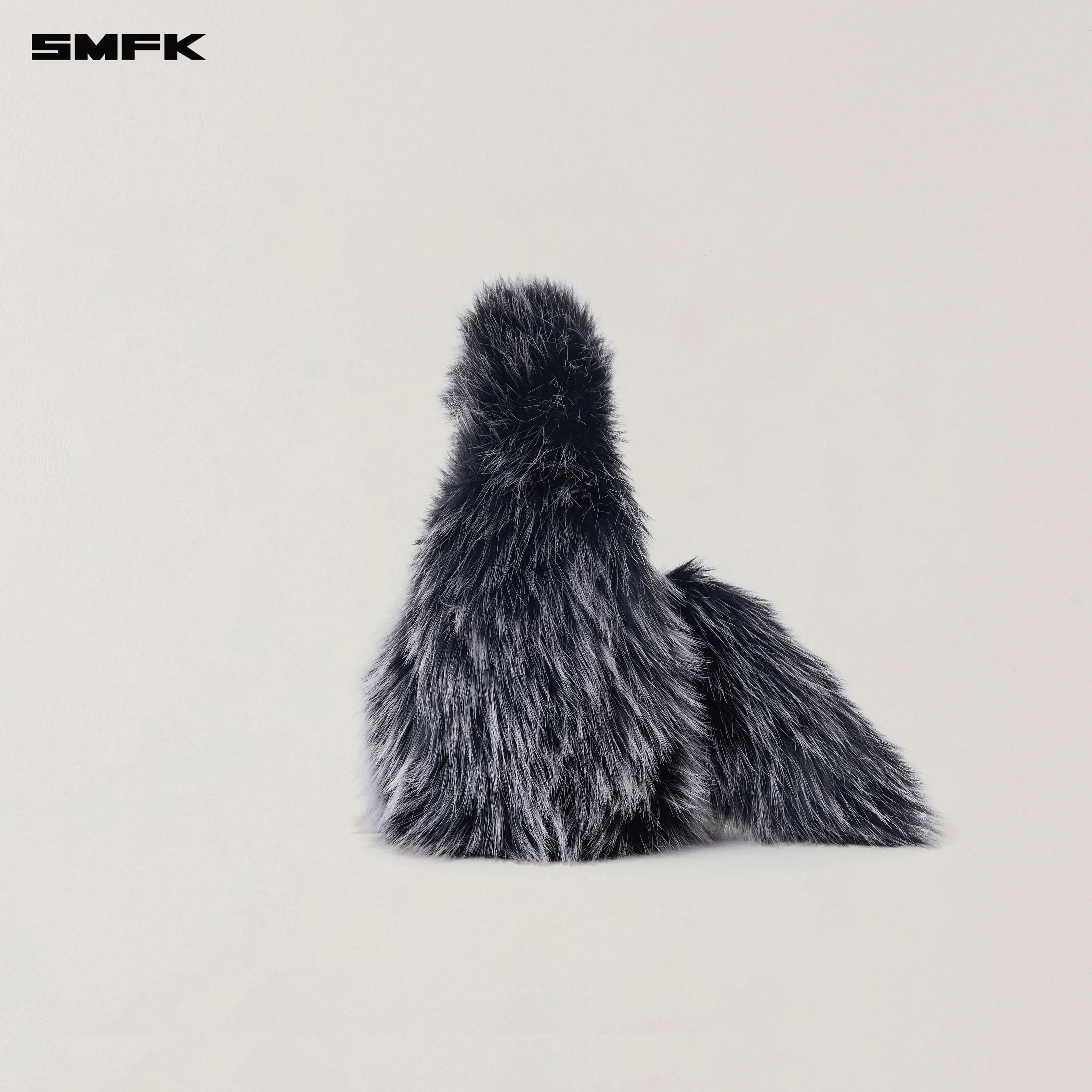 COMPASS COBBLE FURRY BAG/SMALL SILVER FOX - Image 2