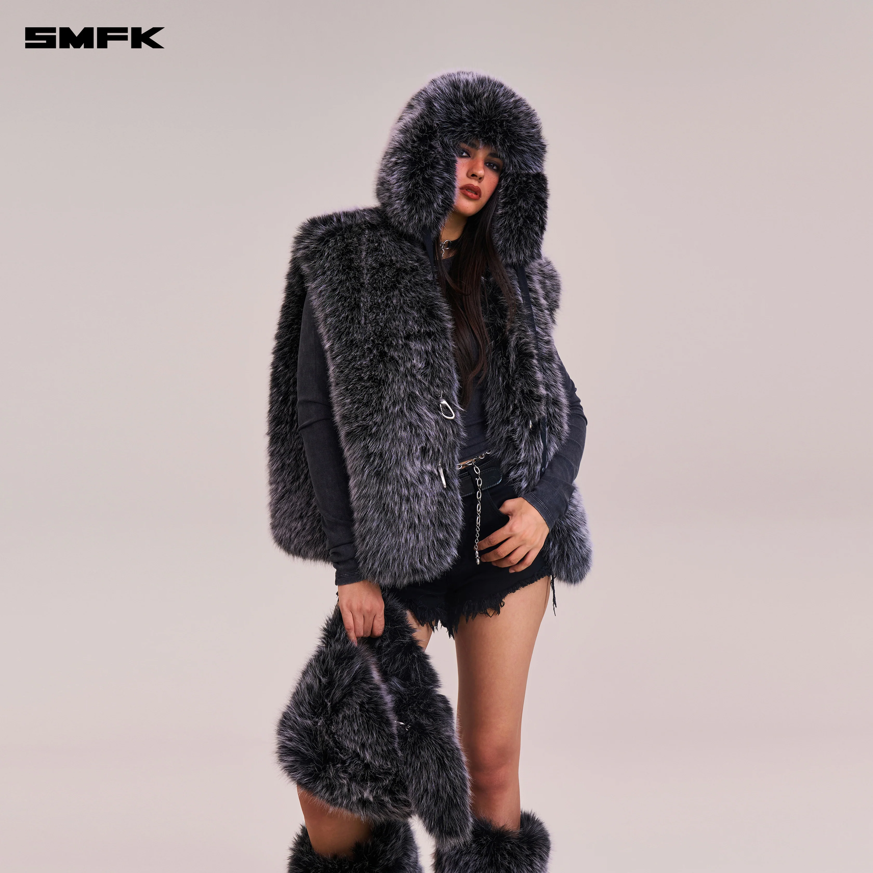 COMPASS COBBLE FURRY BAG/SMALL SILVER FOX - Image 5