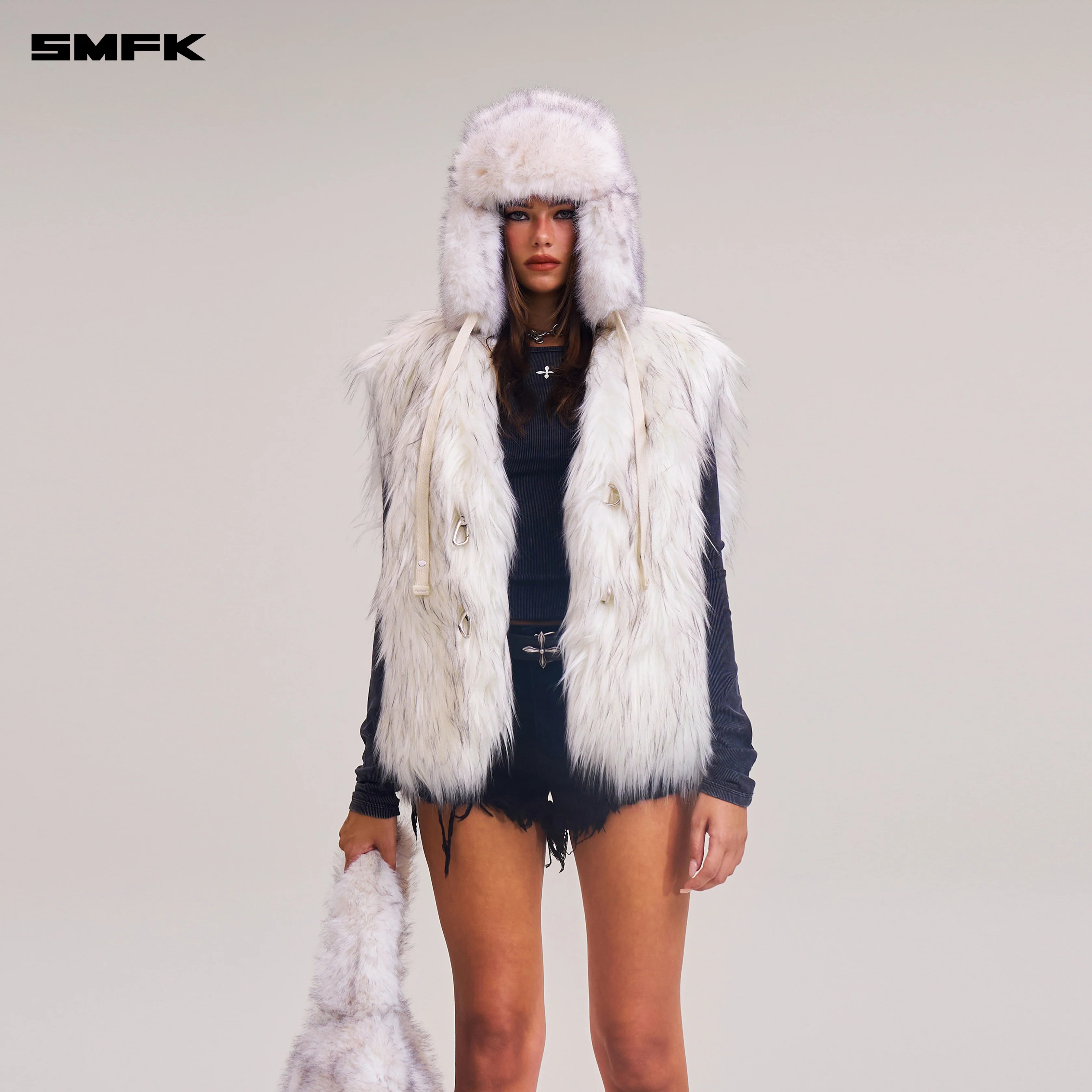 COMPASS MODE FURRY HUGE TANK ARCTIC FOX WHITE