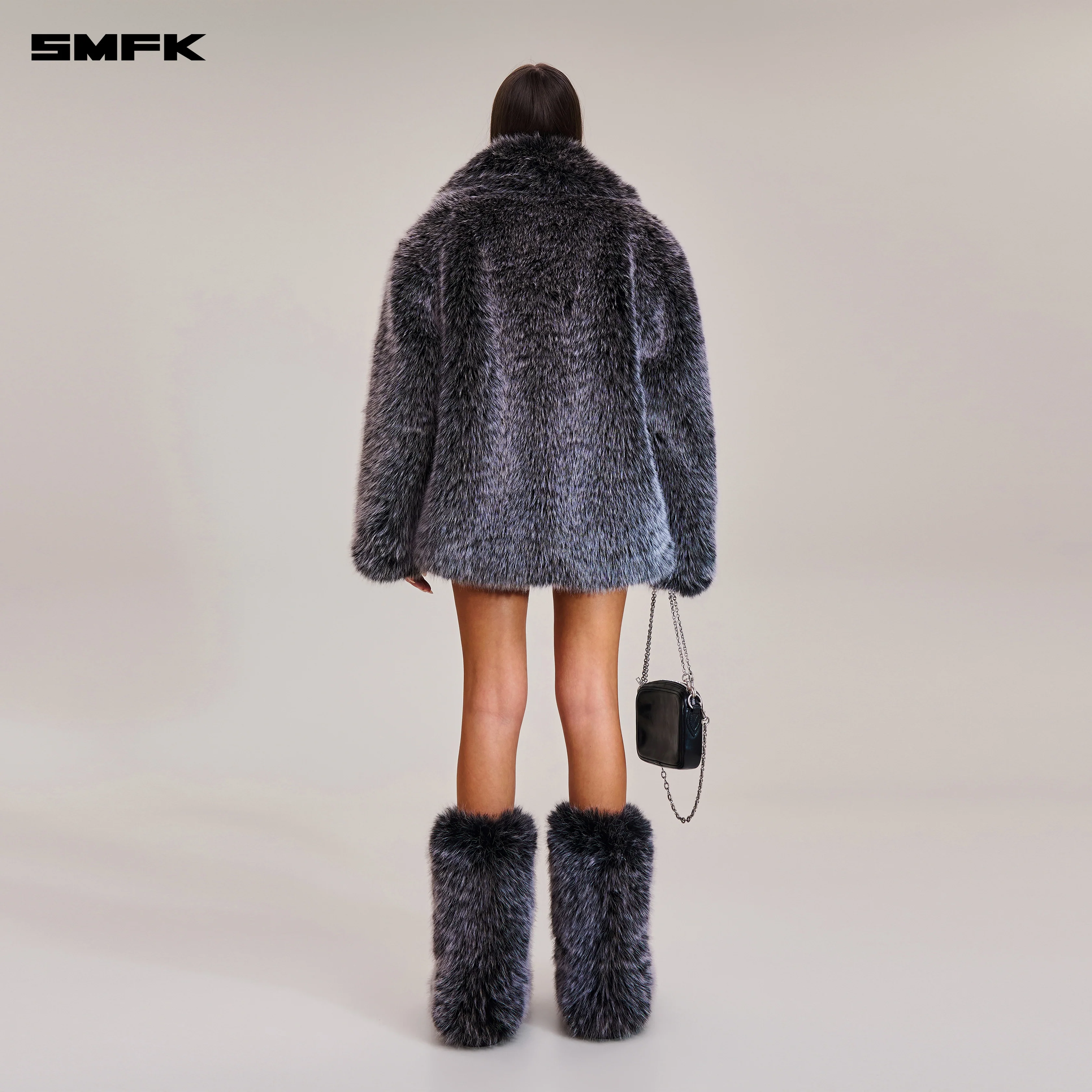 COMPASS MODE WASTELAND FURRY HUNTING COAT SILVER FOX - Image 3