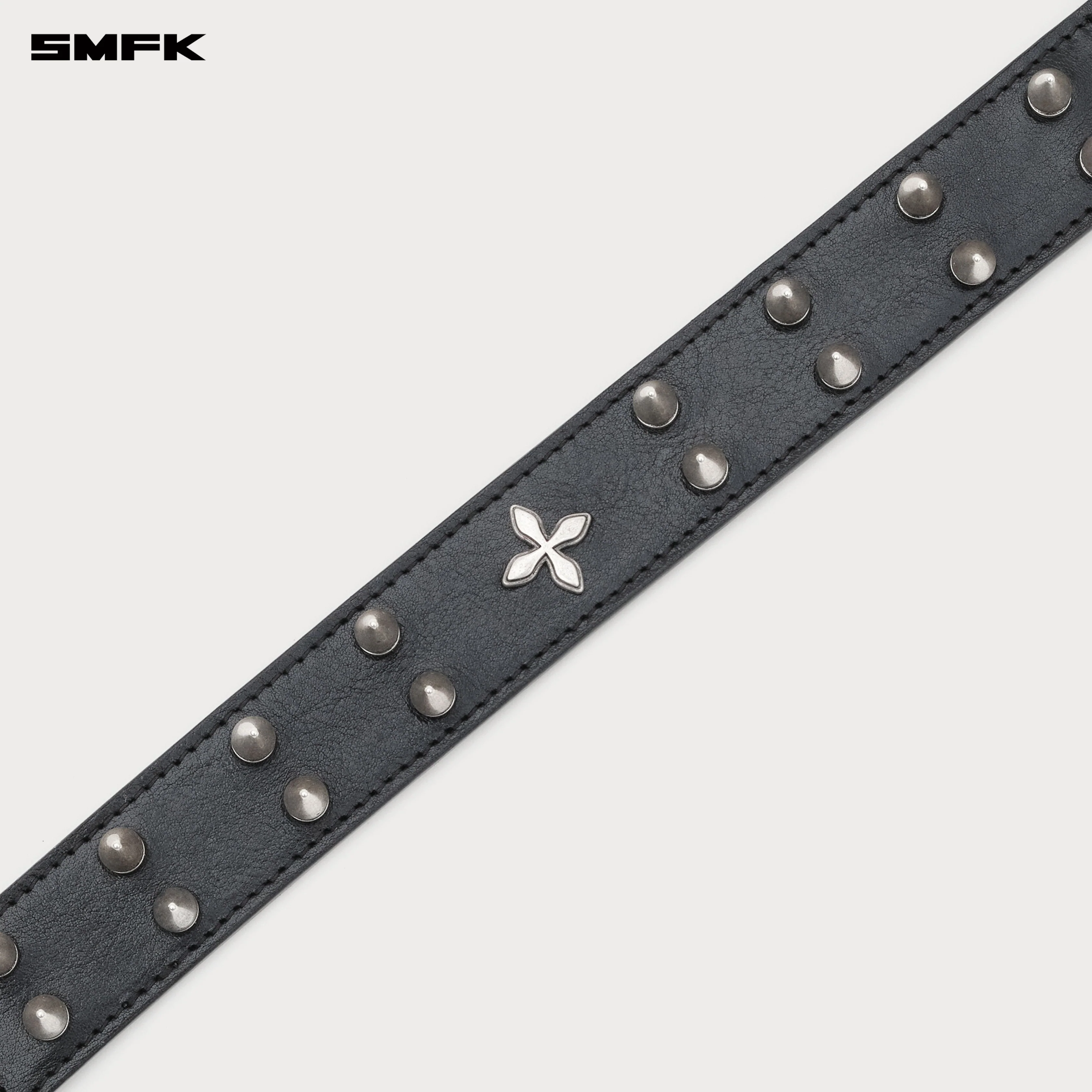 COMPASS RIVET Leather Wolf-Spine Choker Black - Image 2