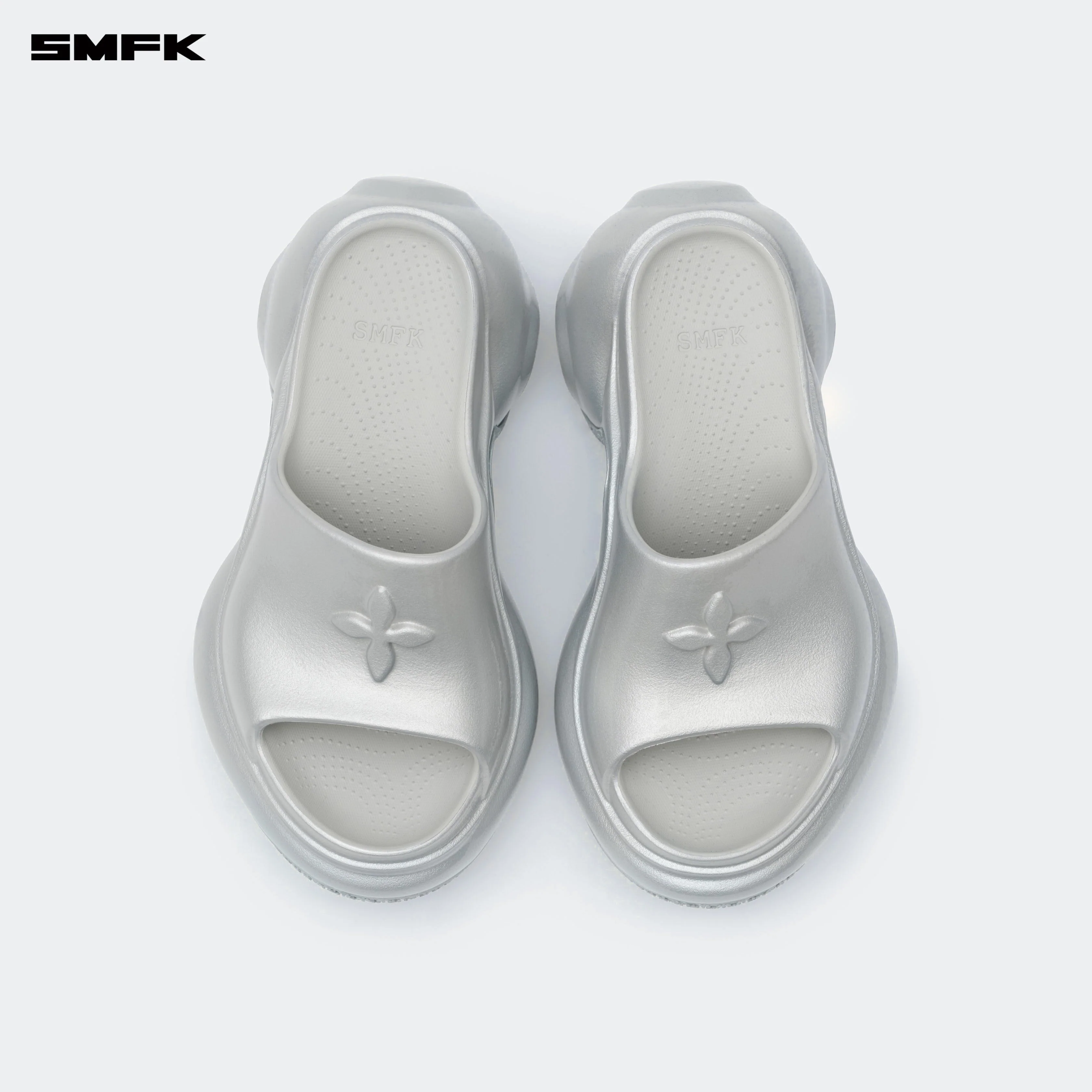 COMPASS WAVE High-Heel Bumper Sandals In Silver - Image 4