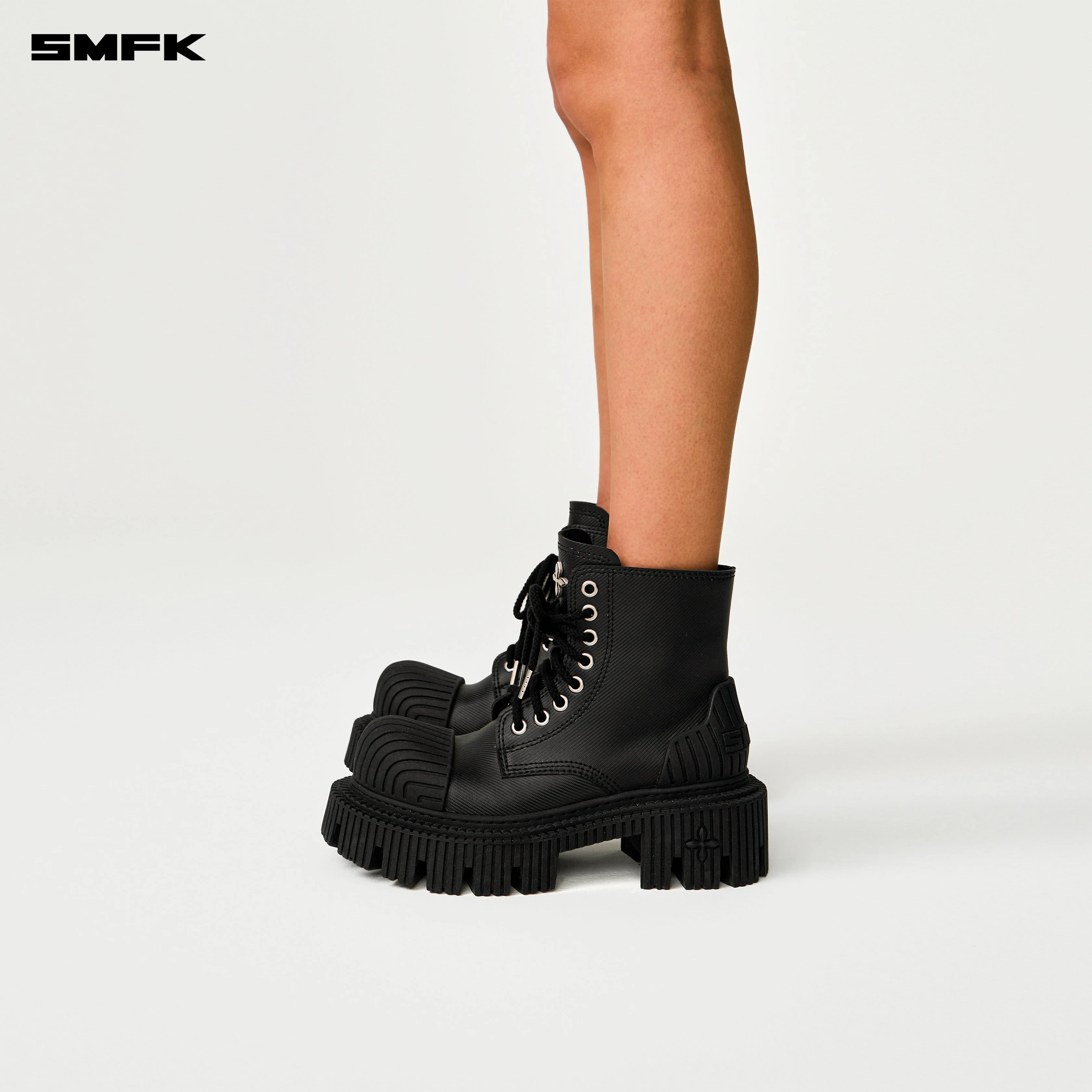FUTURE RIPPLE Motorcycle Boots in Black - Image 3