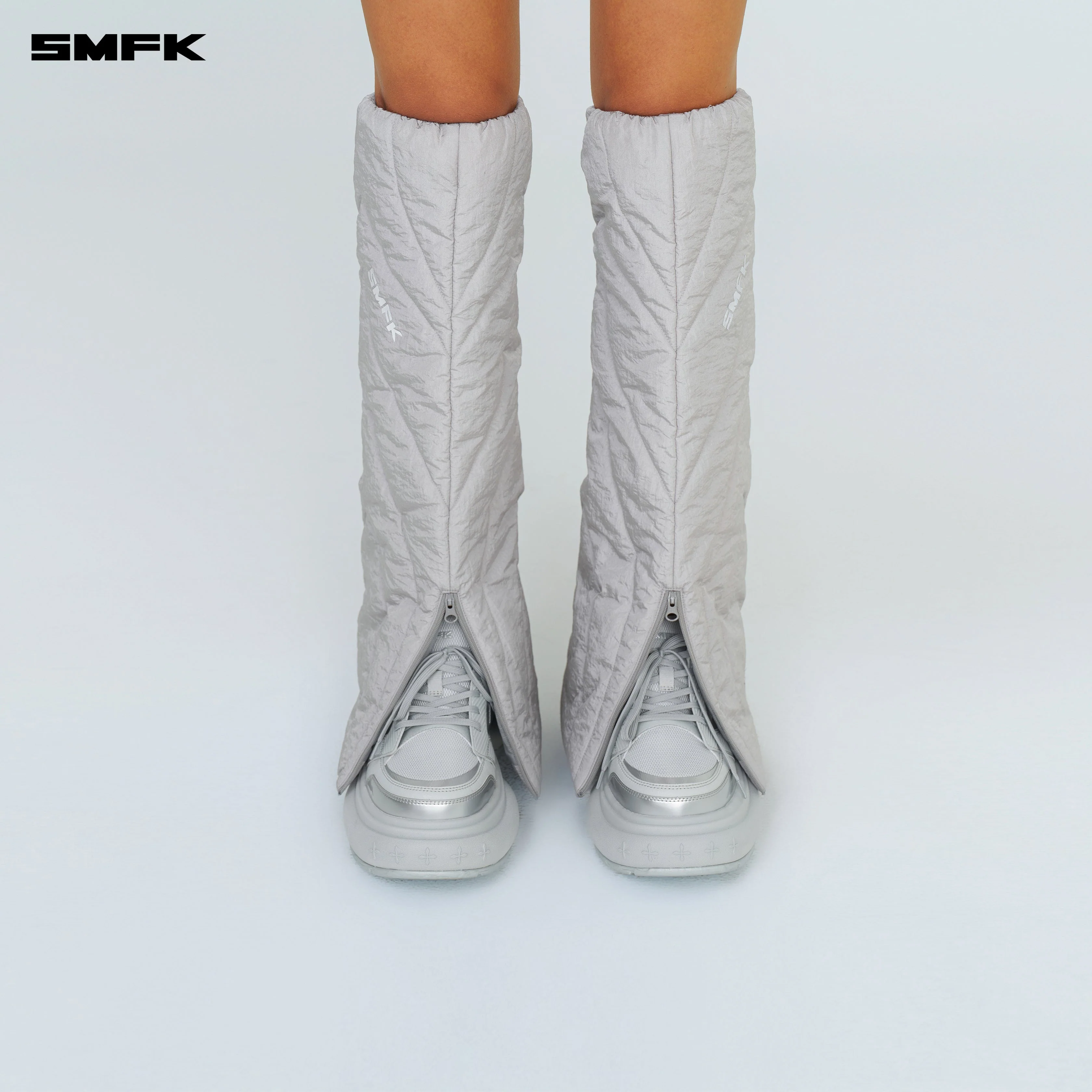 FUTURE Storm Leg Warmer In Silver