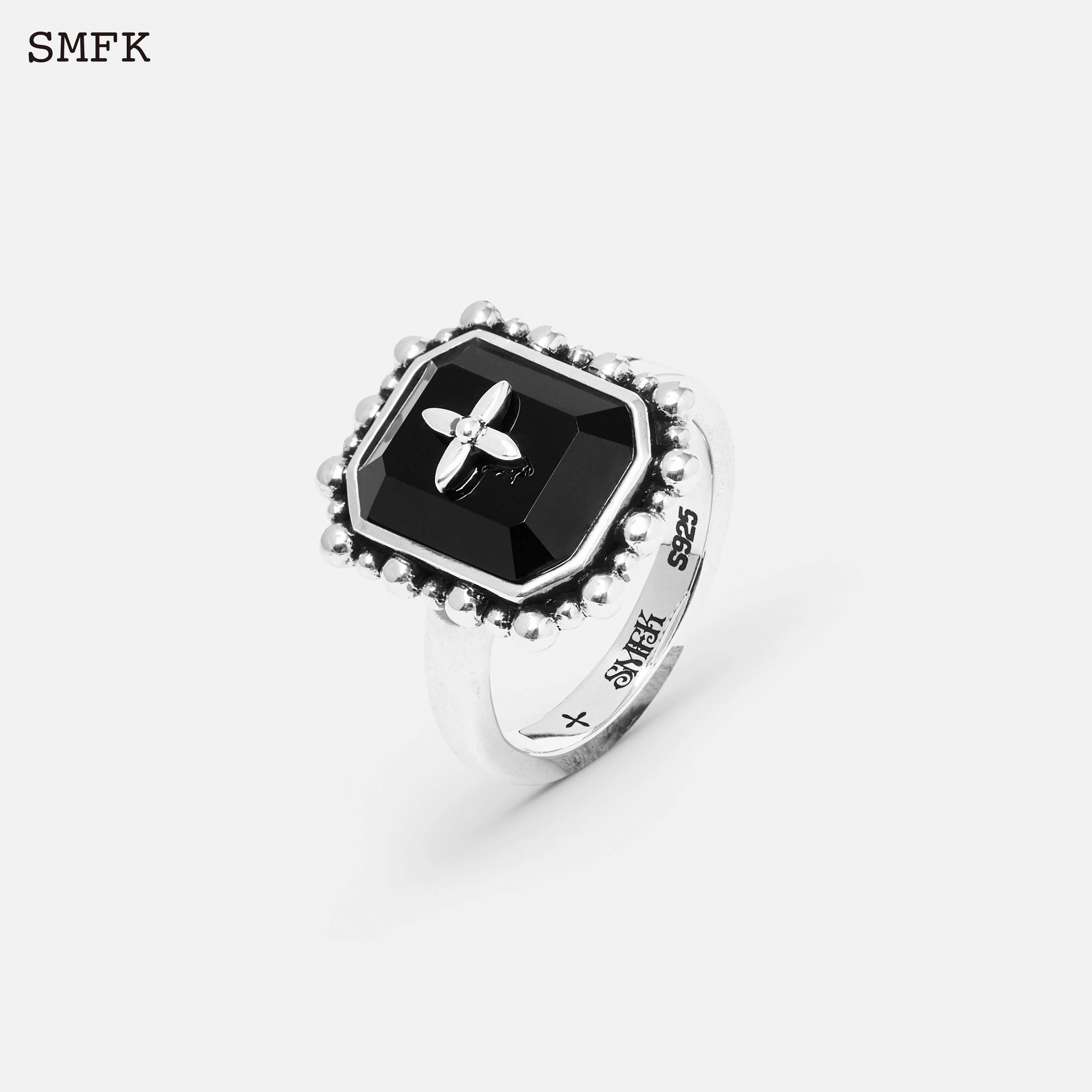 Silent Black Balloon Gemstone Ring