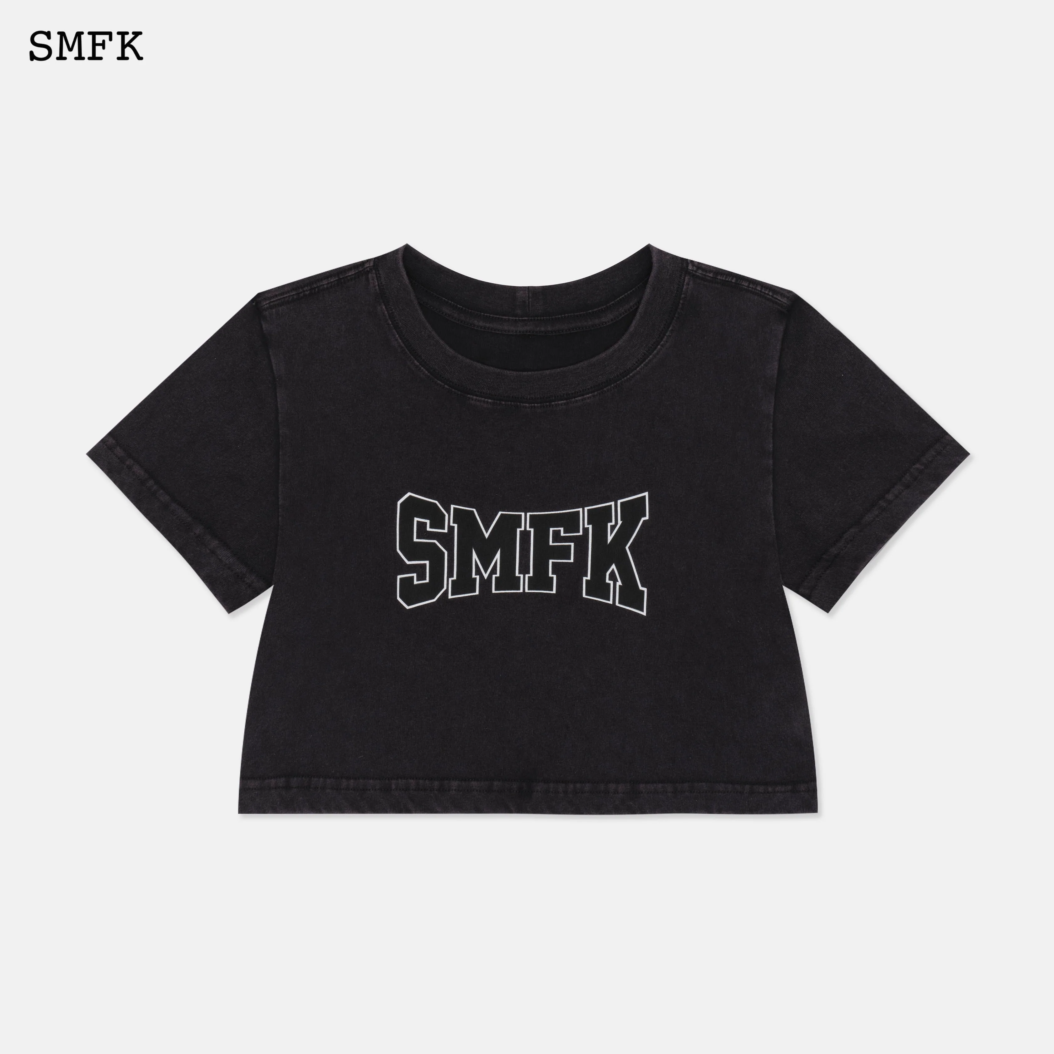Model Black Short T-shirt - Image 4